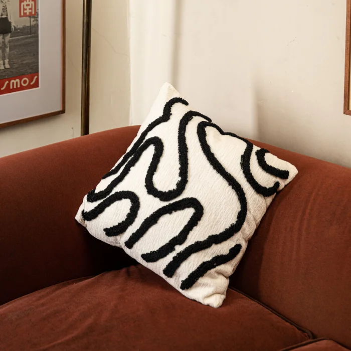 Almohadón formas - negro en Negro - Textiles, Uruguay | Buho Store
