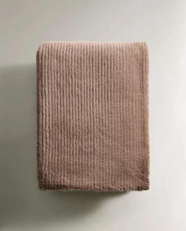 MANTA PELO TEXTURA LÍNEAS - Textiles, Uruguay | Zara Home, vista 5
