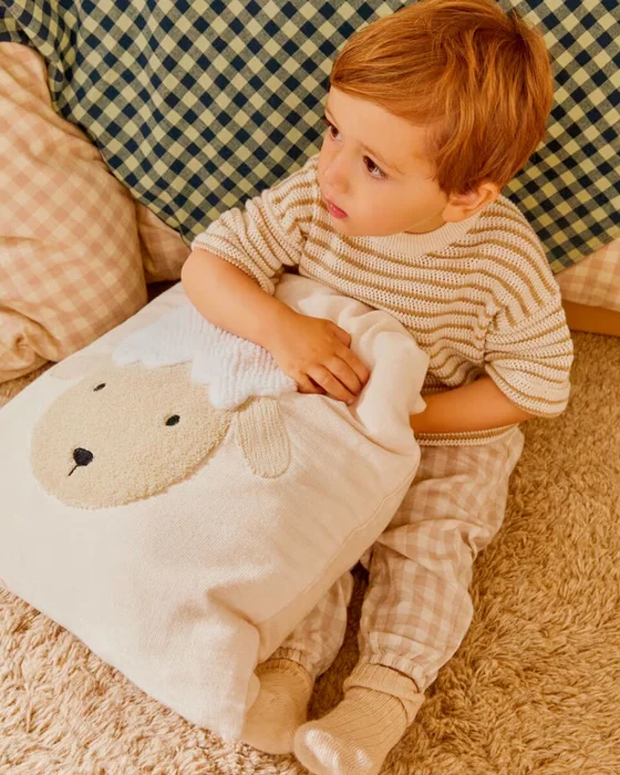 Almohadón Milu de algodón beige bordado - de oveja 45 x 45 cm en Beige - Textiles, Uruguay | Kavehome, vista 2