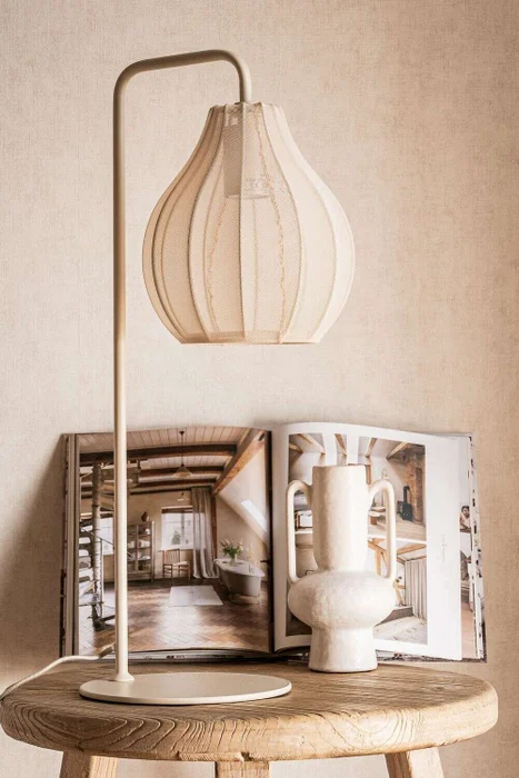 LAMPARA DE MESA GOTA - ARENA en Beige - Lámparas colgantes, Uruguay | La Iberica, vista 2