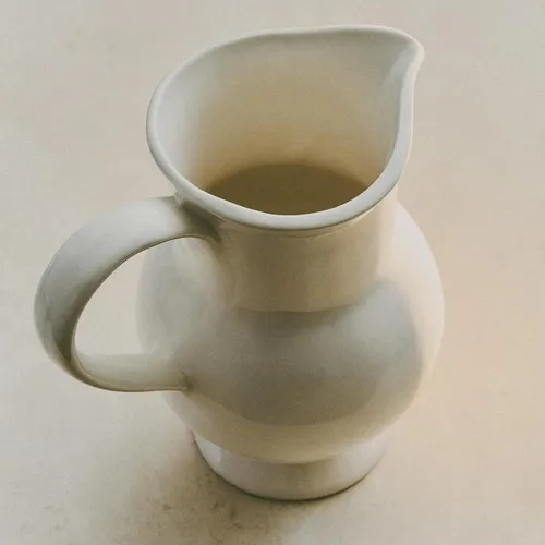 JARRA DECORATIVA CERÁMICA CREMA en Off-white - Jarrones, Uruguay | Zara Home