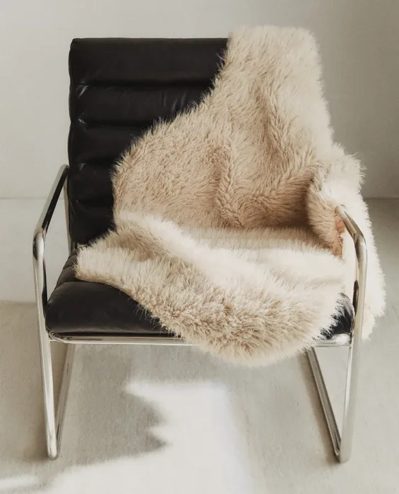 MANTA PELO LARGO IRREGULAR - Textiles, Uruguay | Zara Home