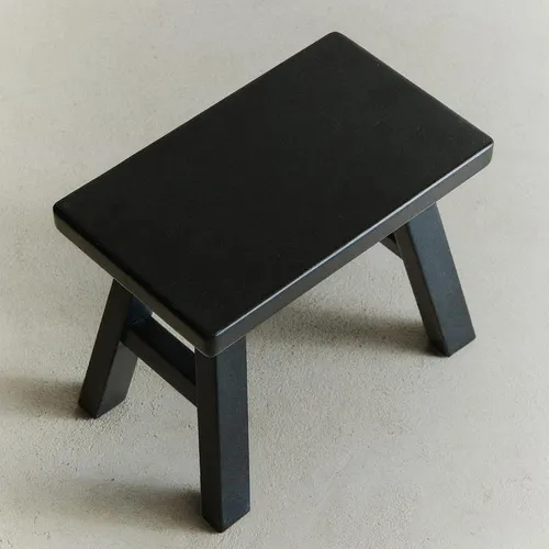 TABURETE PEQUEÑO MADERA en Negro - Sillas, Uruguay | Zara Home