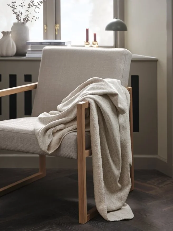 Manta throw GEDEBLAD 130x180 chenille gris/blanco en Beige - Textiles, Uruguay | JYSK, vista 2