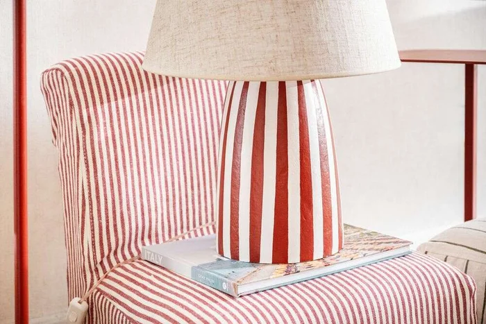 SILLA SOHO - LINO RAYAS ROJAS en Multicolor - Butacas, banquetas y puffs, Uruguay | La Iberica, vista 12