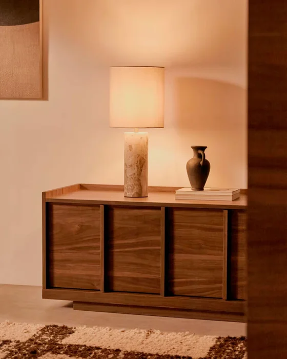 Lámpara de mesa Raze de mármol beige y pantalla de lino beige en Beige - Lámparas de mesa, Uruguay | Kavehome, vista 2