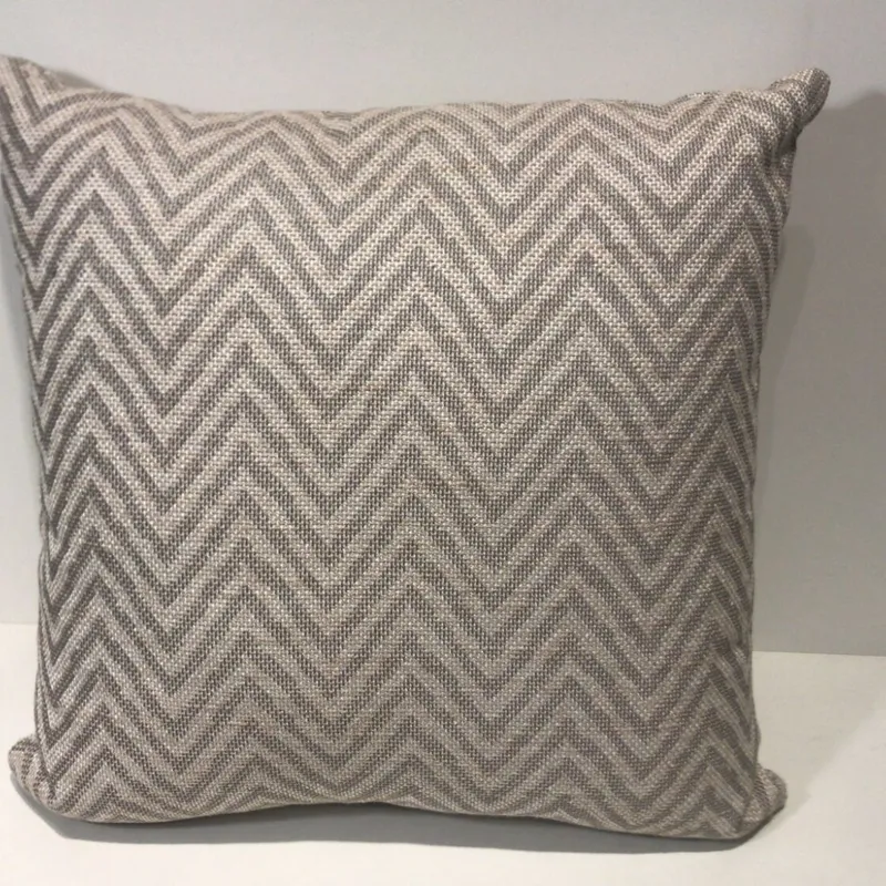 ALMOHADON 40X40 - TELA TRAMADA ZIG ZAG GRIS Y BEIGE en Multicolor - Textiles, Uruguay | Champagne Home